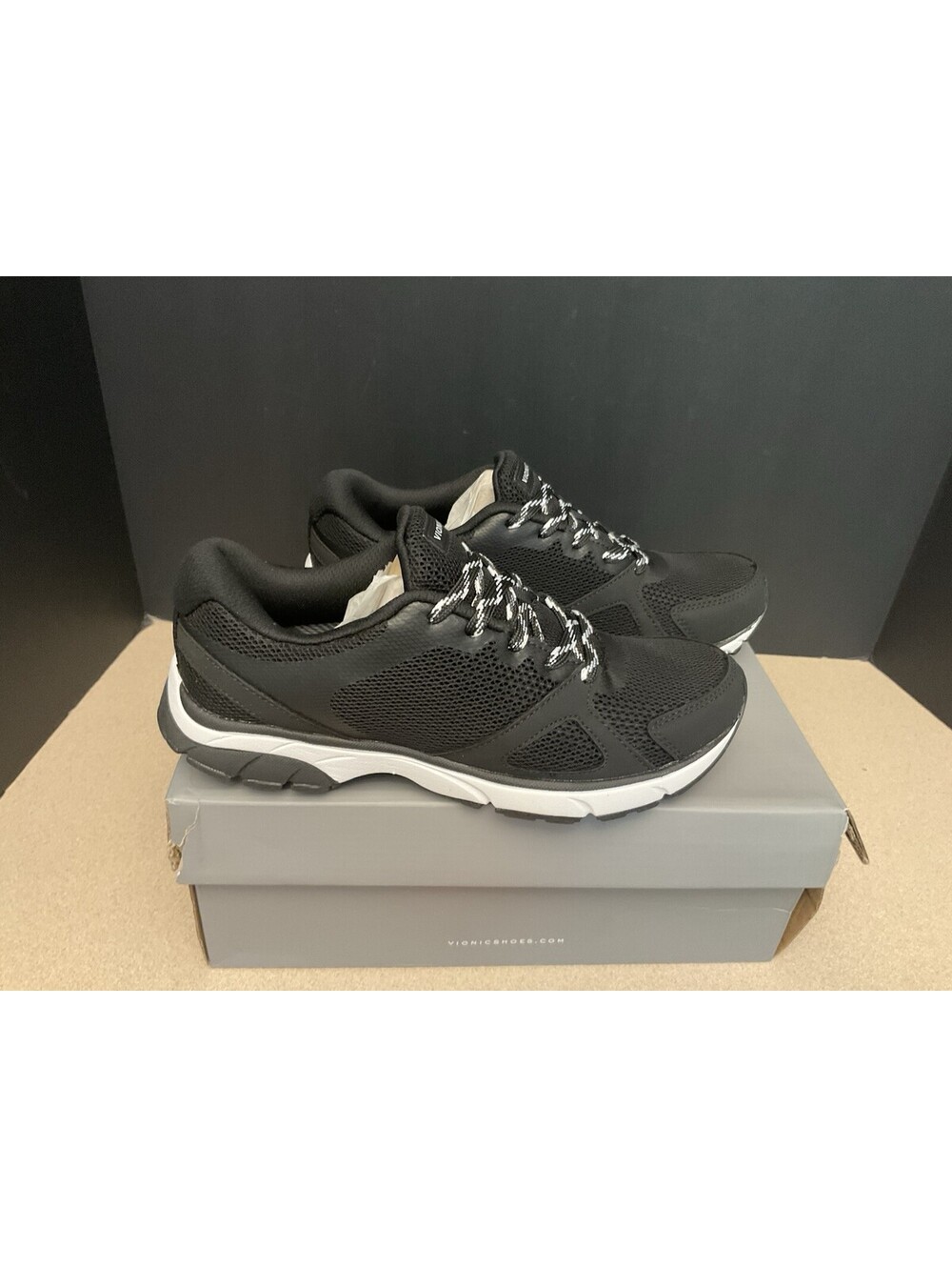 New! Womens Vionic Tokyo Black Athletic Comfort Shoes. Size 7.5M. Nice Shoes!!!